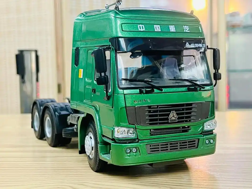 这个也算是一代经典车型了,中国重汽豪沃336卡车模型,早期的1/24卡车