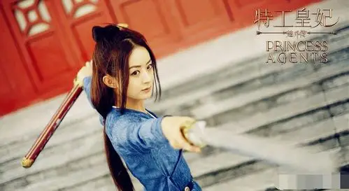 影视剧里执剑的女星,杨幂霸气,赵丽颖攻气十足!