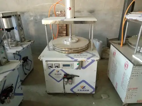 全自动压饼机 烙饼机 鸭饼机 全自动煎饼机 手抓饼生产机器